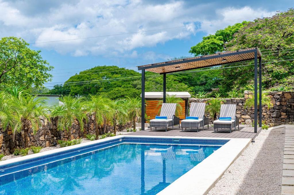 Tamarindo Beach, Prime Location, Fantastic Watersalt Pool & Cold Plunge, Family & Friends Buitenkant foto